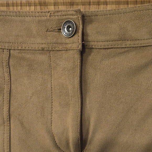 Liz Claiborne Tan Faux Suede Knee-Length Pencil Skirt Cargo Style Women size 10 - Picture 3 of 16